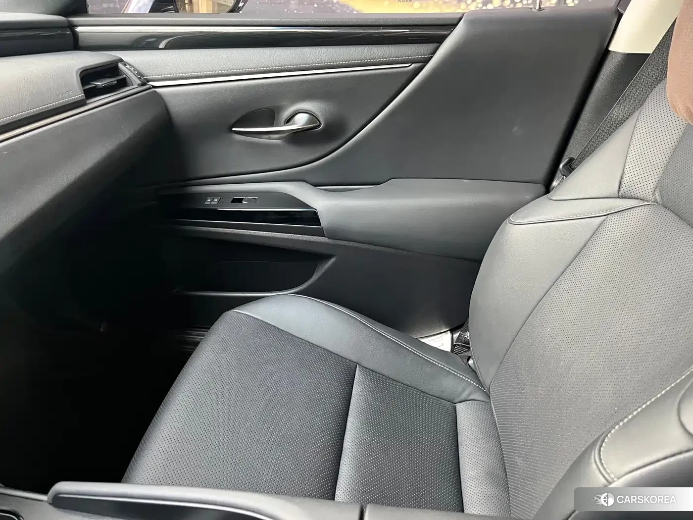 Lexus ES id 4559756 из Китая 10