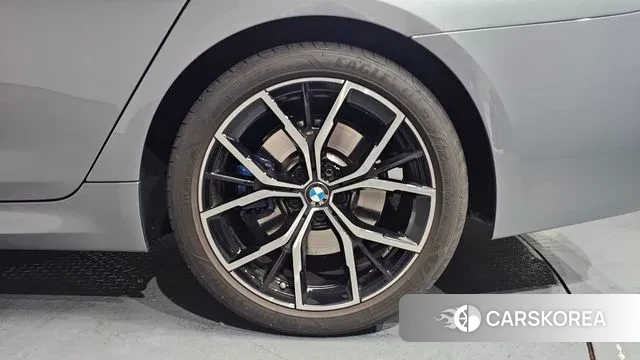 BMW 5 Series (G30) id 3721460 из Кореи 14