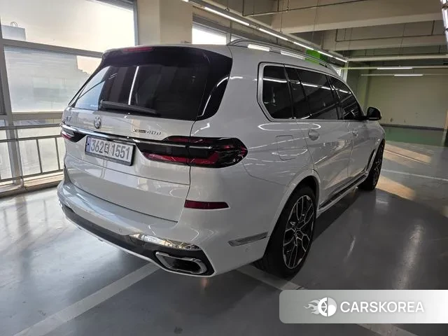 BMW X7 (G07) 2025 Белый из Кореи, фото 4