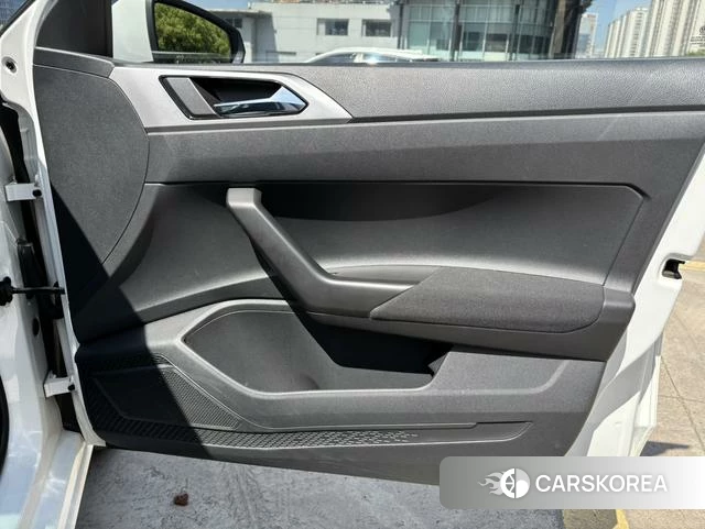 Volkswagen Polo id 4272412 из Китая 12