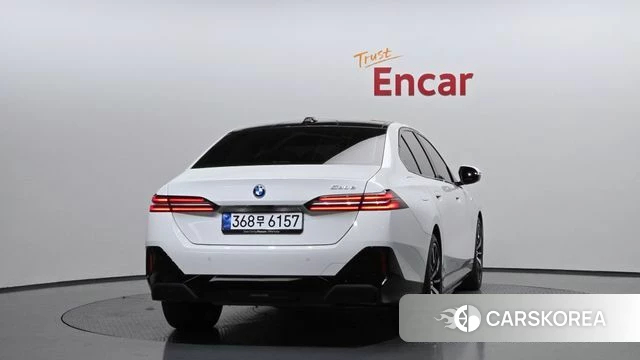 BMW 5 Series (G60) id 4644926 из Кореи 30