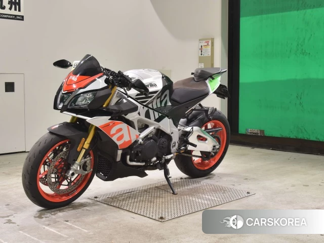 Проданный Aprilia TUONO V4 1100 FACTORY 2017 из Японии, фото 3