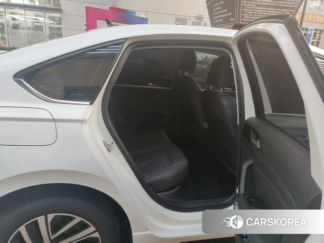 Volkswagen Lavida 2024 Белый из Китая, фото 5