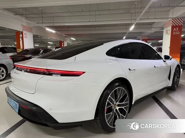 Porsche Taycan id 3519345 из Кореи 14