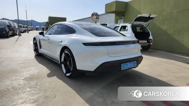 Porsche Taycan id 3477685 из Кореи 11