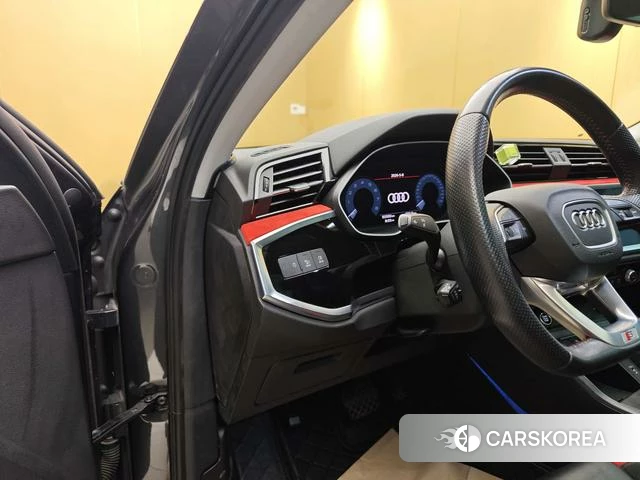 Audi Q3 Sportback id 4298529 из Китая 31