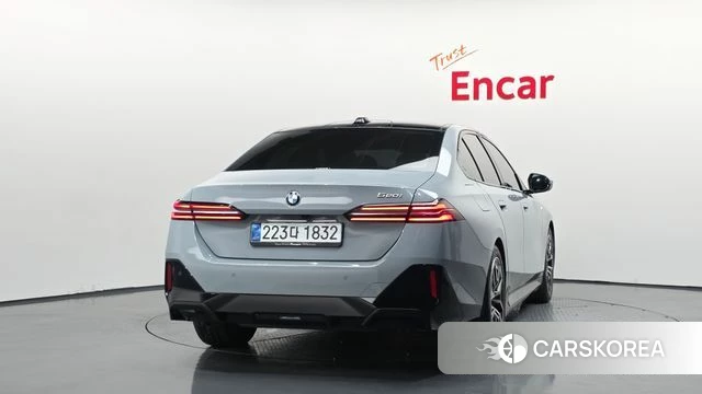 BMW 5 Series (G60) id 3909322 из Кореи 14