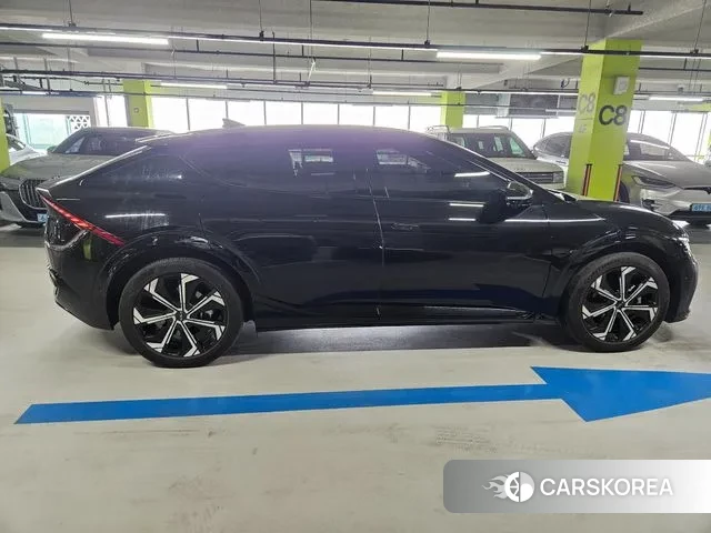 Kia EV6 2023 Черный из Кореи, фото 4