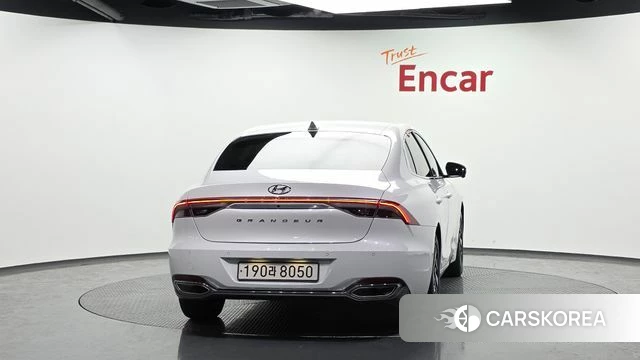 Hyundai The New Grandeur IG Hybrid id 4249655 из Кореи 27
