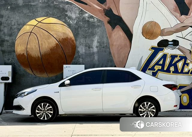 Toyota Corolla dual engine E+ 2022 Белый из Китая, фото 4