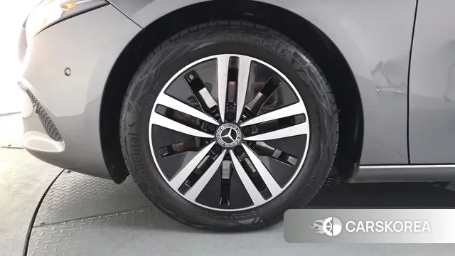 Mercedes-Benz A-Class W177 id 3765374 из Кореи 14