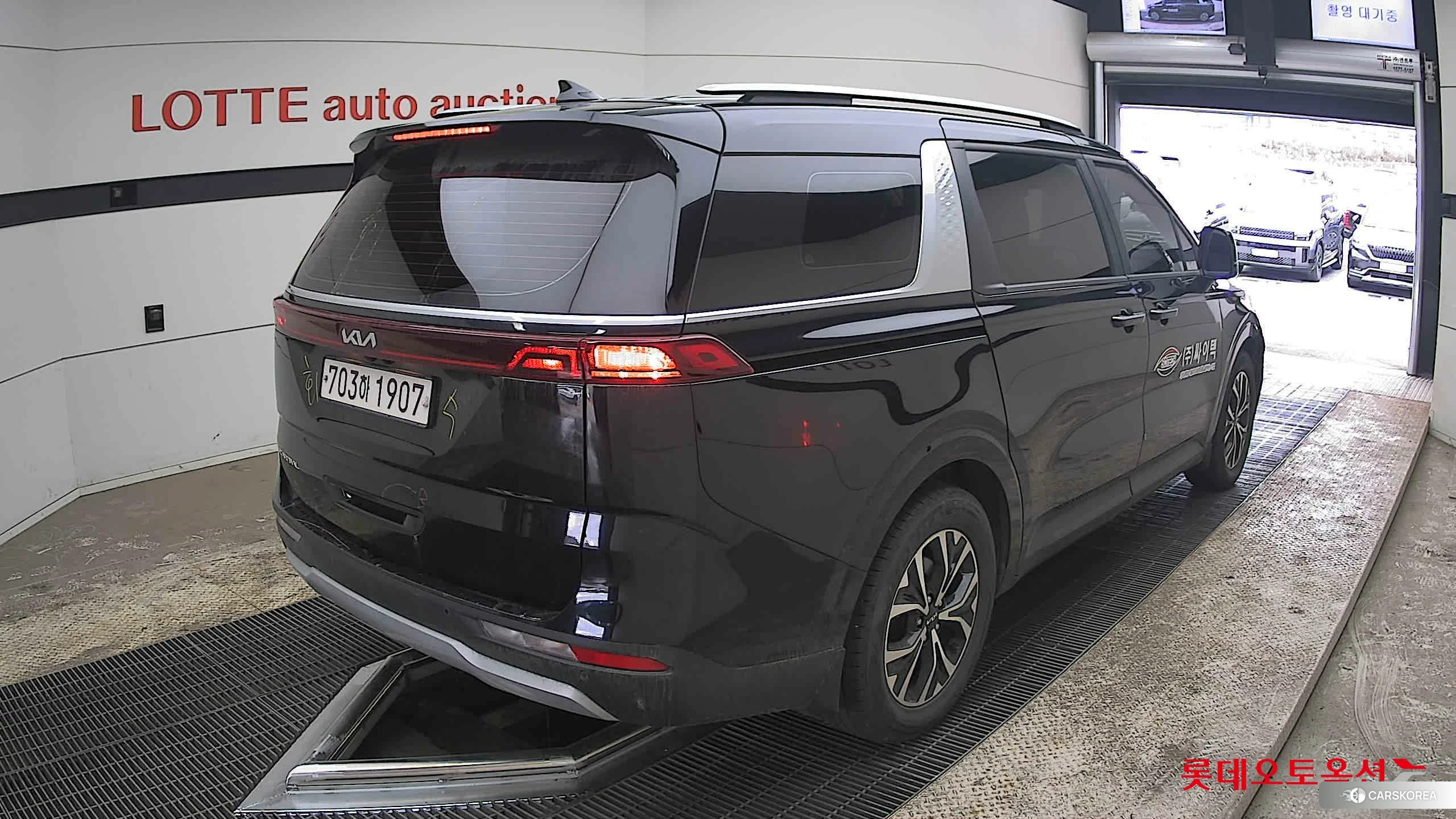 Kia Carnival id 3869415 из Кореи 31