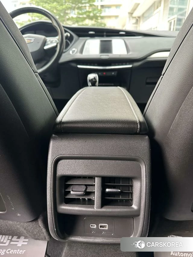 Cadillac XT4 id 4214159 из Китая 17