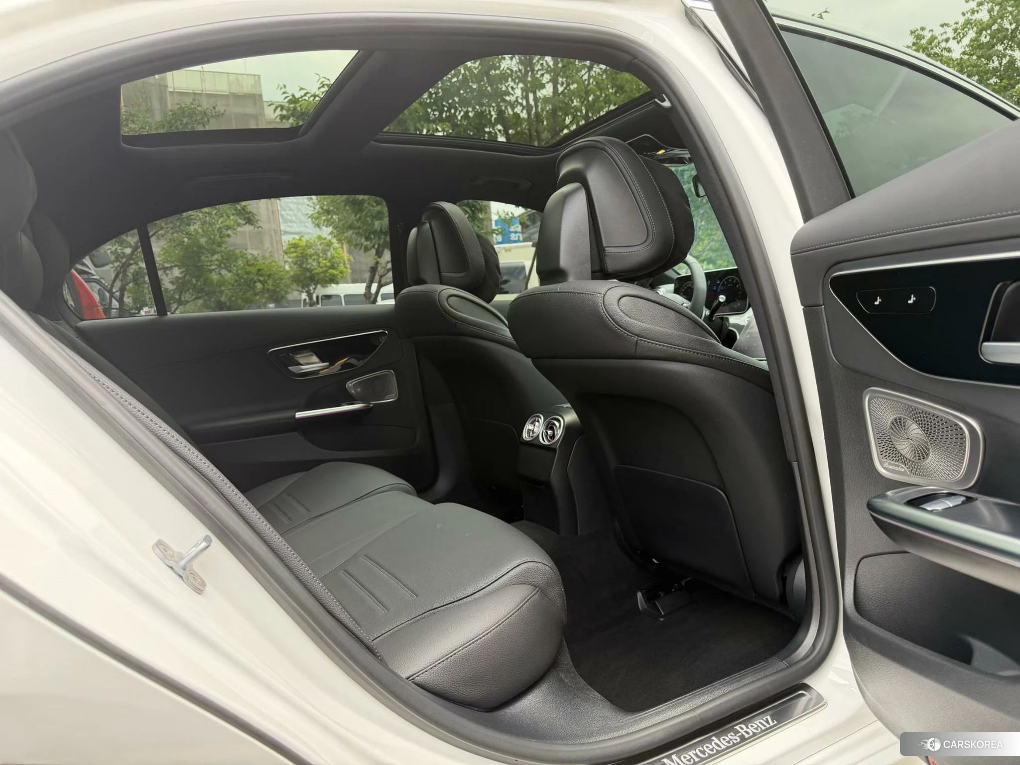 Mercedes-Benz Class C 2024 Белый из Китая, фото 4