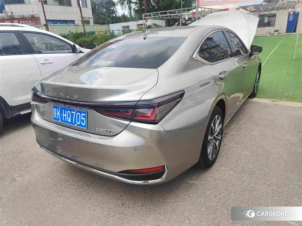 Lexus ES 2026 Silver/gray из Китая, фото 4
