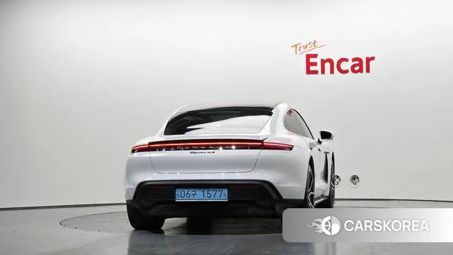 Porsche Taycan id 4607961 из Кореи 14