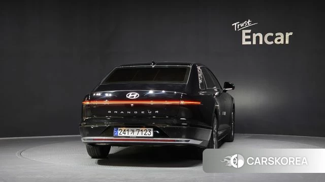 Hyundai Grandeur (GN7) id 3903383 из Кореи 14