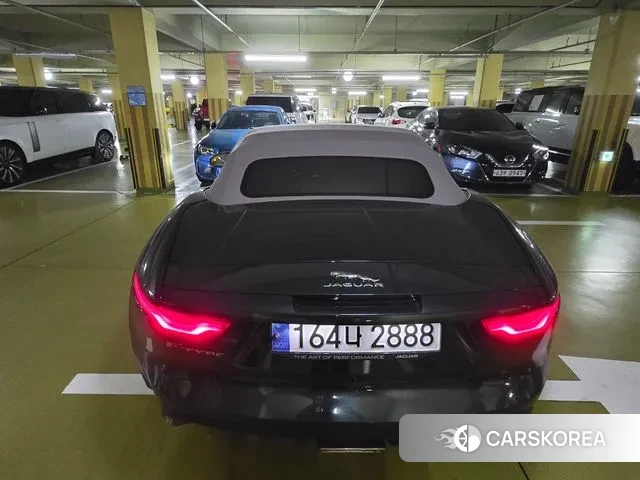 Jaguar F-TYPE 2023 Темно-зеленый из Кореи, фото 5