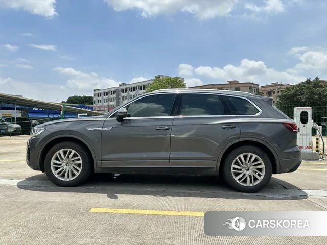 Volkswagen Touareg id 4393464 из Китая 12