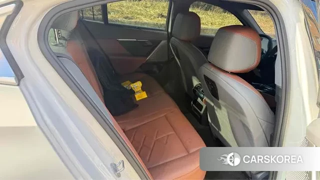 BMW 5 Series (G60) 2024 Белый из Кореи, фото 4