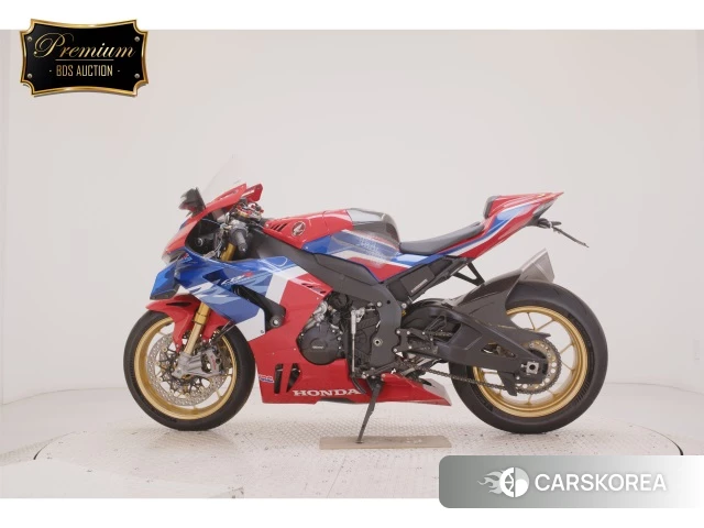 Проданный Honda CBR1000RR-R FIREBLADE SP 2023 из Японии, фото 2