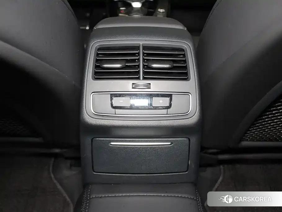 Audi A4L id 4629010 из Китая 11
