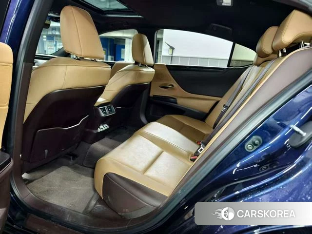 Lexus ES id 4328633 из Китая 14