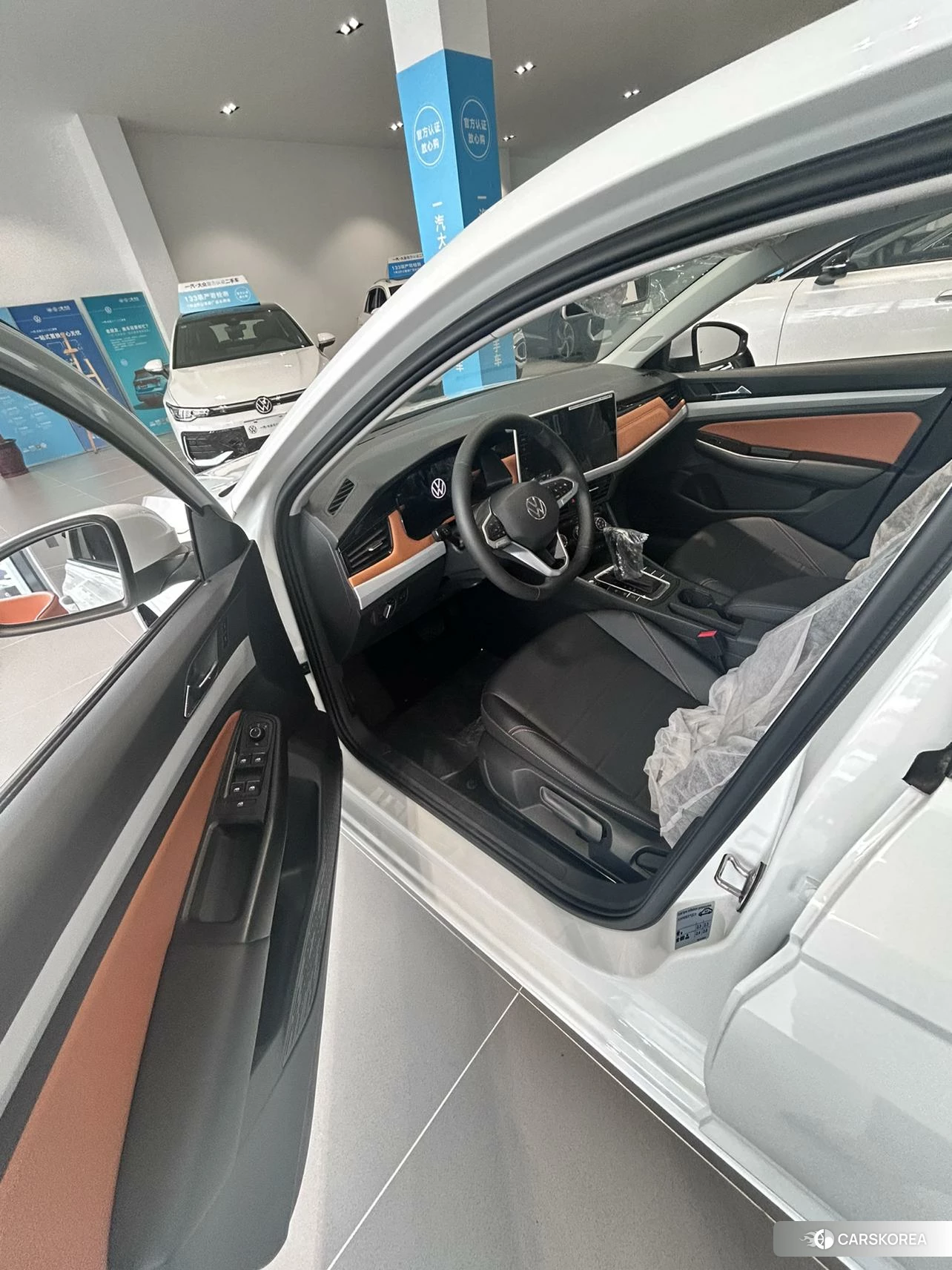 Volkswagen Bora 2024 Белый из Китая, фото 6