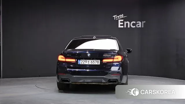 BMW 5 Series (G30) id 3753527 из Кореи 14