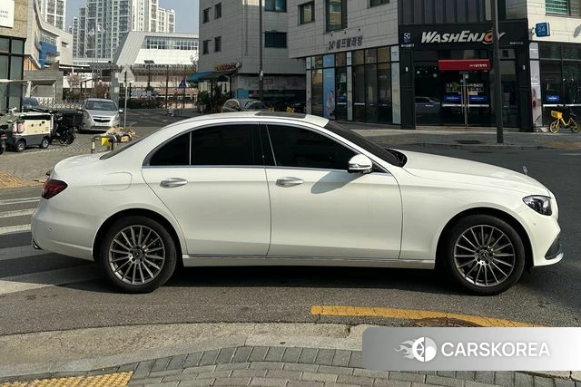 Mercedes-Benz E-Class W213 2023 Белый из Кореи, фото 4