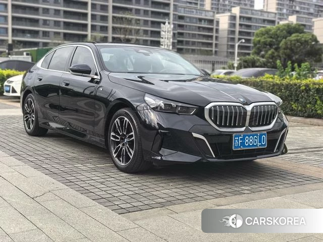 BMW 5 series 2024 Черный из Китая, фото 4