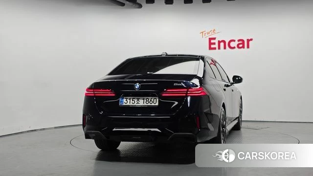 BMW 5 Series (G60) id 4442874 из Кореи 14