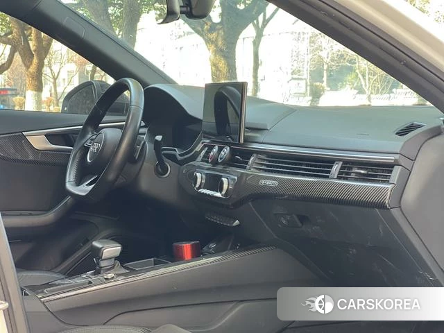 Audi A4L id 4259409 из Китая 10
