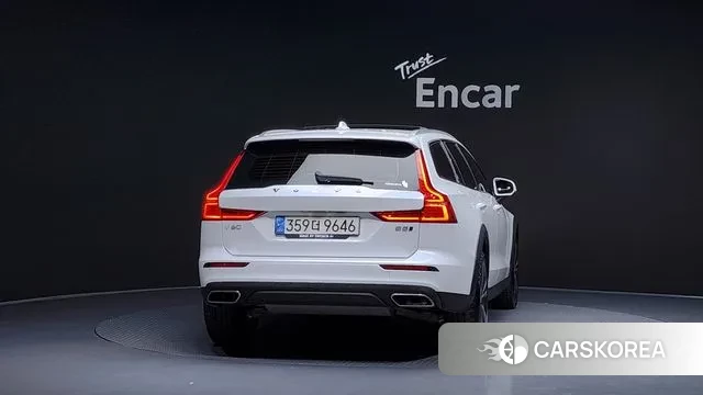 Volvo V60 Cross-Country 2nd Generation id 3468640 из Кореи 14