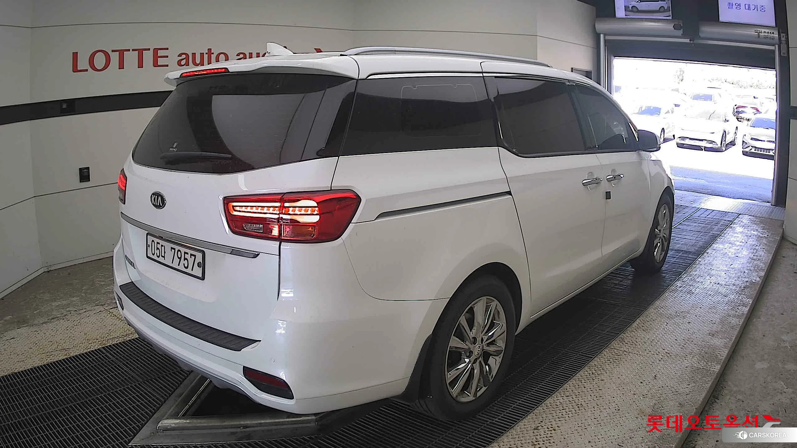 Kia Carnival id 4902436 из Кореи 31