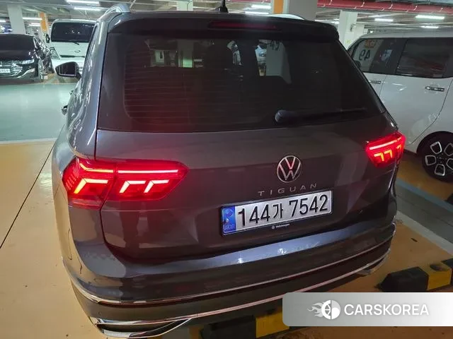 Volkswagen Tiguan second Generation 2021 Серый из Кореи, фото 5