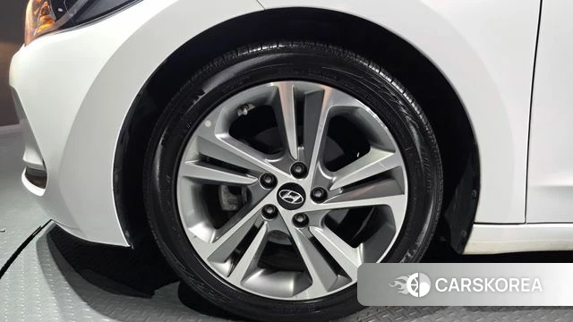 Hyundai Avante AD id 4520965 из Кореи 21