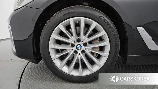 BMW 5 Series (G30) id 3898019 из Кореи 14