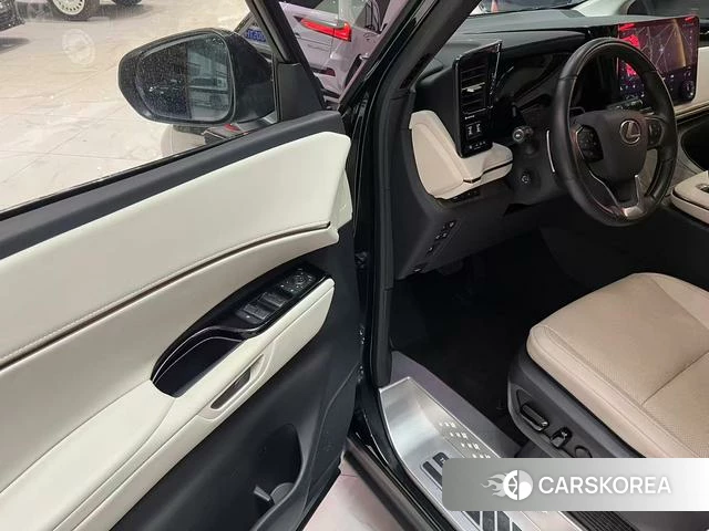 Lexus LM id 4258814 из Китая 10