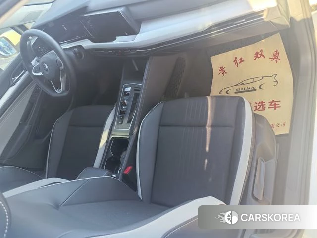 Volkswagen Golf 2023 Белый из Китая, фото 6