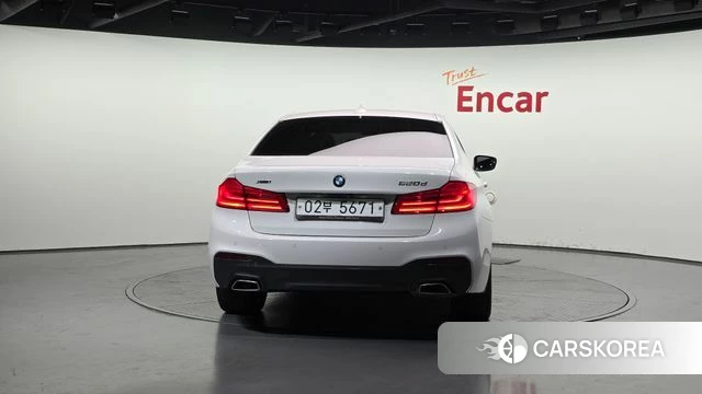 BMW 5 Series (G30) id 4286268 из Кореи 14