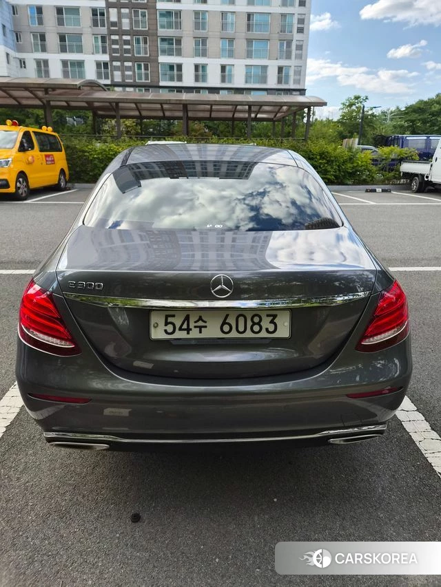Mercedes-Benz E-Class W213 2018 Серебристо-серый из Кореи, фото 4