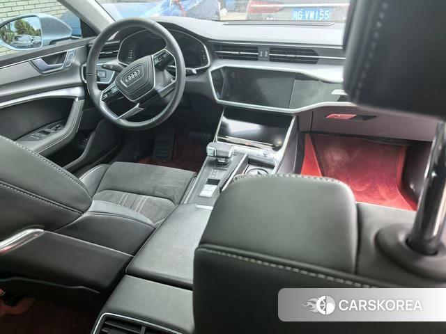 Audi A7L 2024 Серебристо-серый из Китая, фото 4