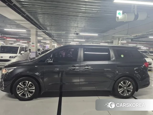 Kia The New Carnival id 3319663 из Кореи 10