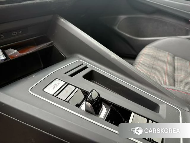 Volkswagen Golf GTI 2023 Черный из Китая, фото 4