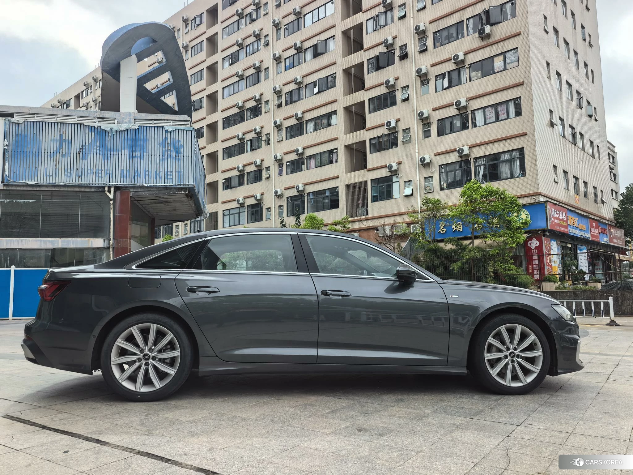 Audi A6L id 4454432 из Китая 16
