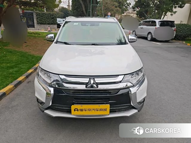 Mitsubishi  Outlander 2019 Белый из Китая, фото 4