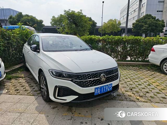 Volkswagen Lavida 2024 Белый из Китая, фото 4