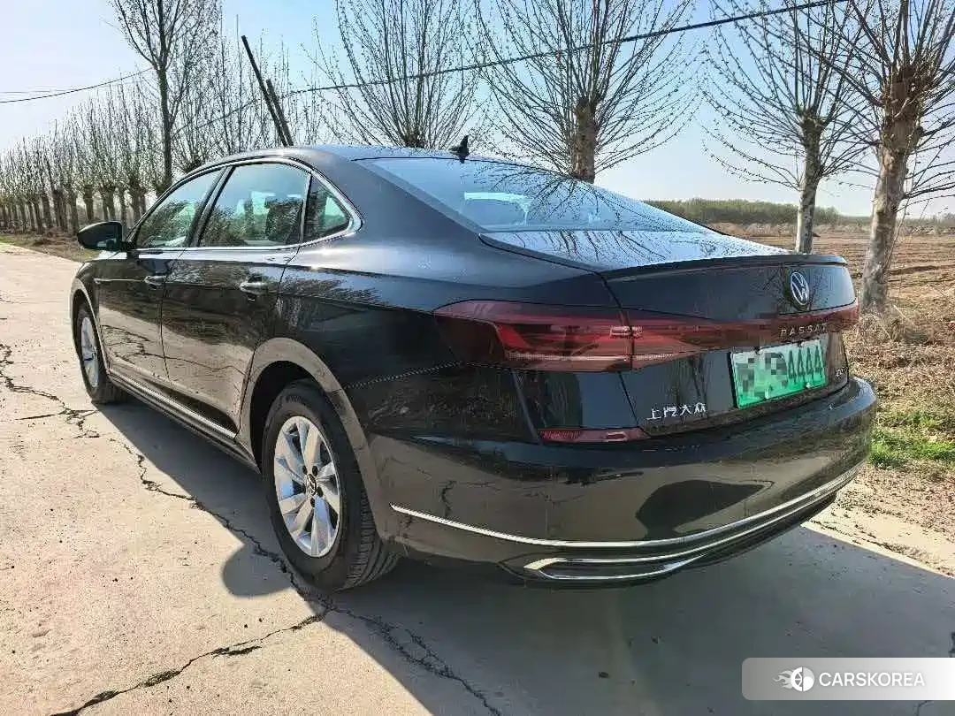 Volkswagen Passat plug-in hybrid 2026 Черный из Китая, фото 4