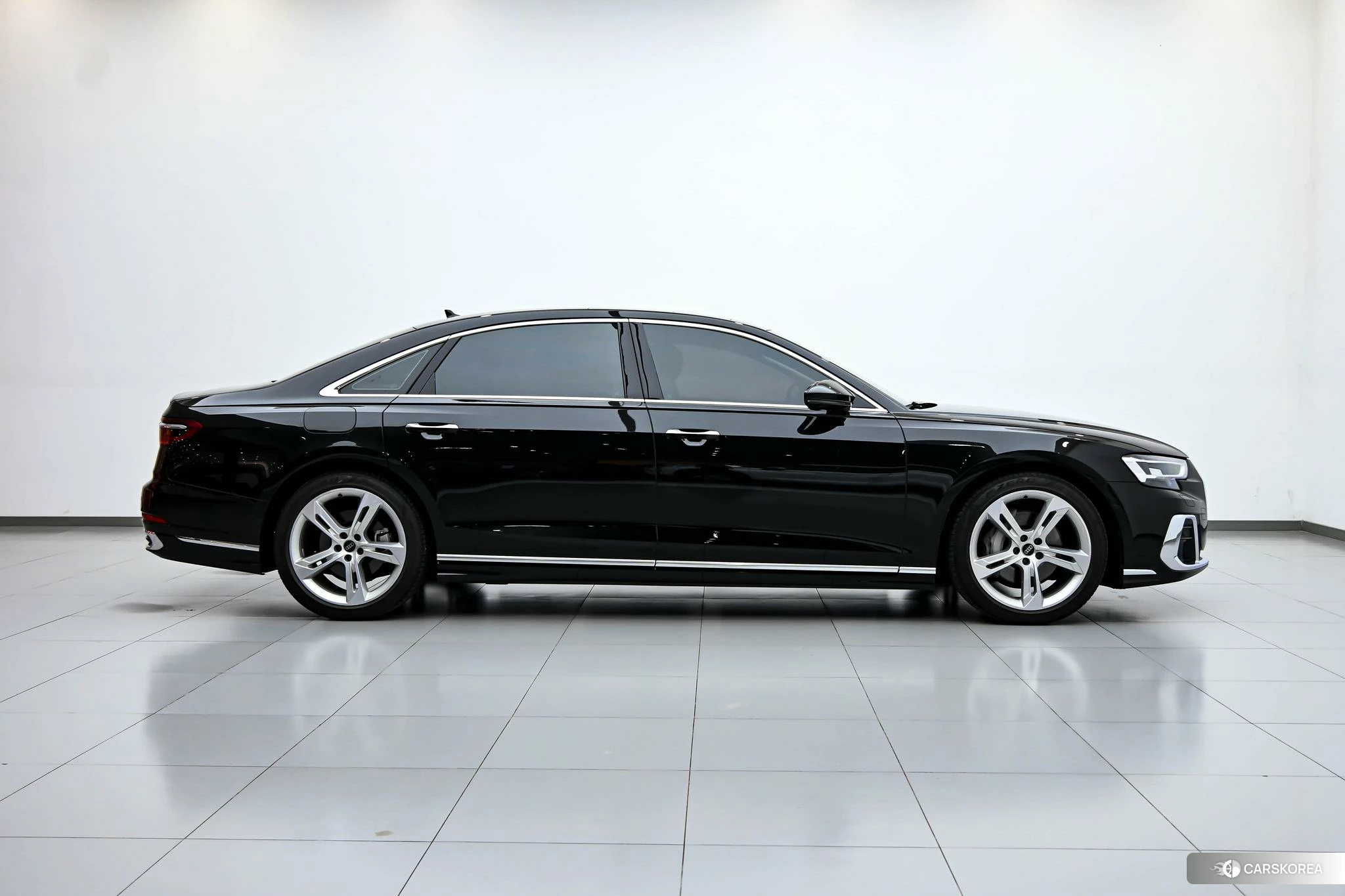 Audi A8 id 4420764 из Китая 14